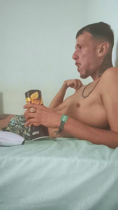 TuuNeenee30 live cam on Cam4