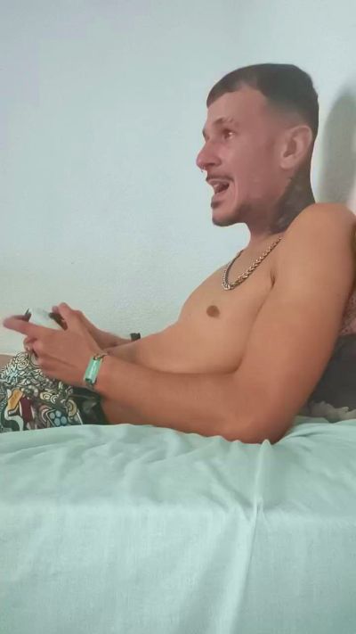 TuuNeenee30 live cam on Cam4