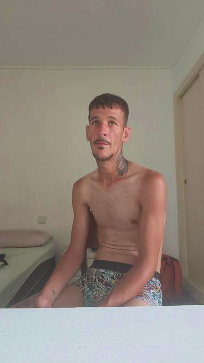TuuNeenee30 live cam on Cam4