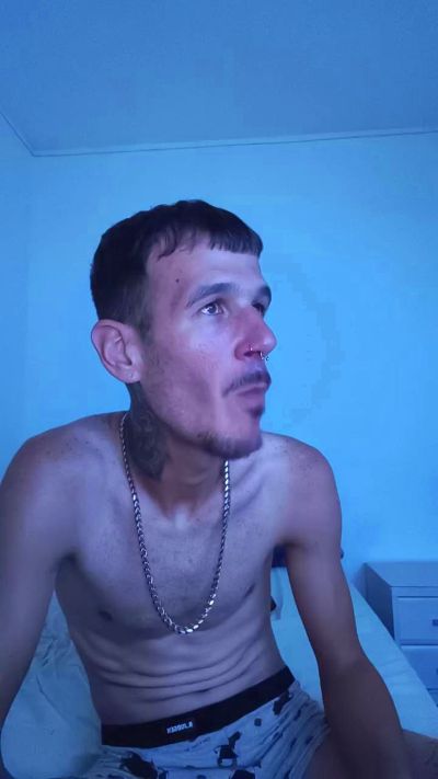 TuuNeenee30 live cam on Cam4