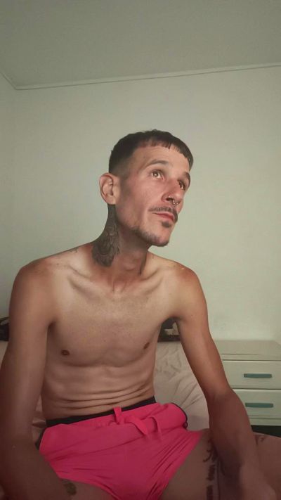 TuuNeenee30 live cam on Cam4