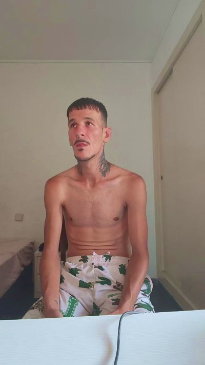 TuuNeenee30 live cam on Cam4