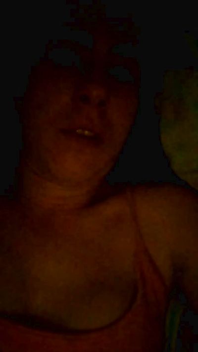 TuyaAa live cam on Cam4