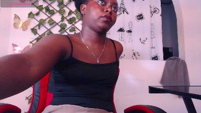 Tuyiyu live cam on Cam4