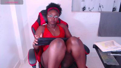Tuyiyu live cam on Cam4