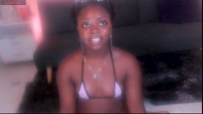Tuyiyu live cam on Cam4