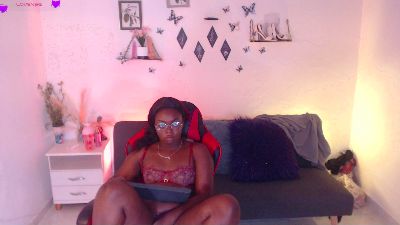 Tuyiyu live cam on Cam4