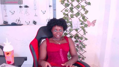 Tuyiyu live cam on Cam4