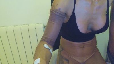 Tuyyo532 live cam on Cam4
