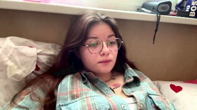 TwanaMedhus live cam on Cam4