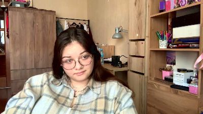 TwanaMedhus live cam on Cam4