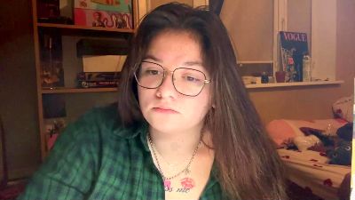 TwanaMedhus live cam on Cam4