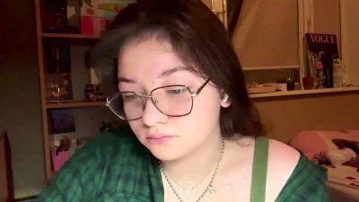 TwanaMedhus live cam on Cam4