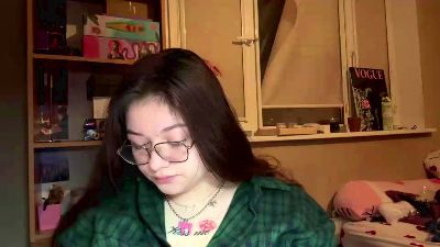 TwanaMedhus live cam on Cam4