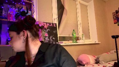 TwanaMedhus live cam on Cam4