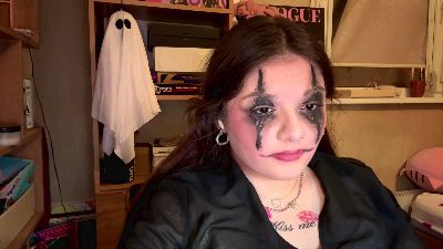 TwanaMedhus live cam on Cam4