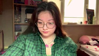 TwanaMedhus live cam on Cam4
