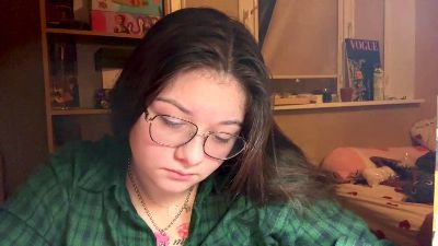 TwanaMedhus live cam on Cam4