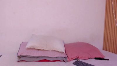 TwoMilkyway live cam on Cam4