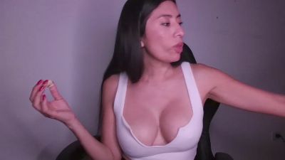 Tyanna_queen live cam on Cam4