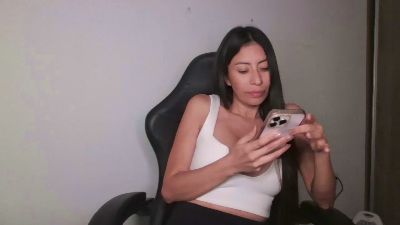 Tyanna_queen live cam on Cam4