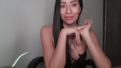 Tyanna_queen live cam on Cam4