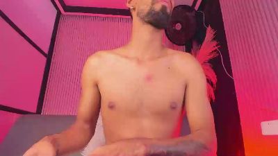 Tyler_204 live cam on Cam4