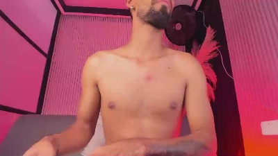 Tyler_204 live cam on Cam4