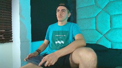 Tyler_Mcrey live cam on Cam4