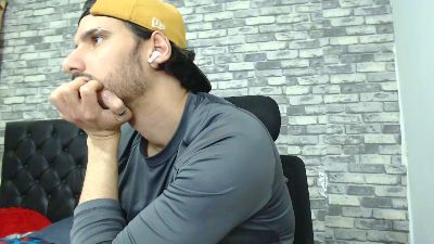 Tyler_dn live cam on Cam4