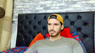 Tyler_dn live cam on Cam4