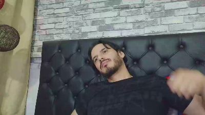 Tyler_dn live cam on Cam4