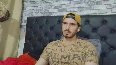 Tyler_dn live cam on Cam4