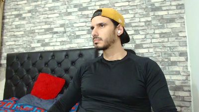 Tyler_dn live cam on Cam4