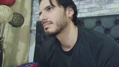 Tyler_dn live cam on Cam4