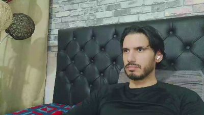 Tyler_dn live cam on Cam4