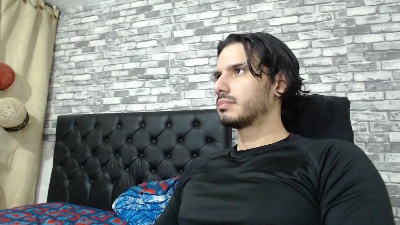 Tyler_dn live cam on Cam4