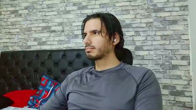 Tyler_dn live cam on Cam4