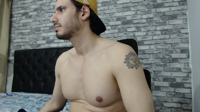 Tyler_dn live cam on Cam4