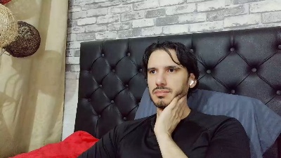 Tyler_dn live cam on Cam4