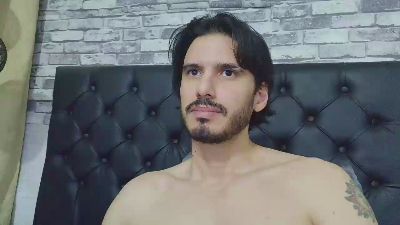 Tyler_dn live cam on Cam4