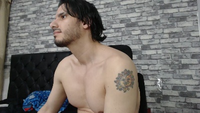 Tyler_dn live cam on Cam4