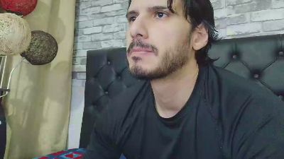 Tyler_dn live cam on Cam4