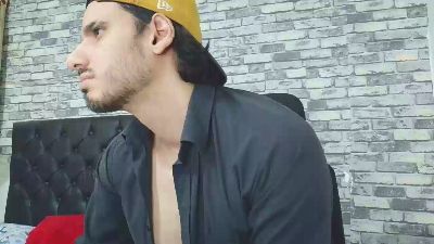 Tyler_dn live cam on Cam4