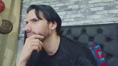 Tyler_dn live cam on Cam4