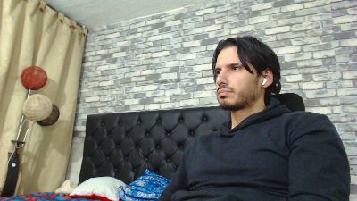 Tyler_dn live cam on Cam4
