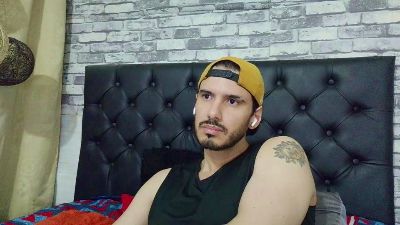 Tyler_dn live cam on Cam4