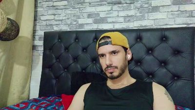 Tyler_dn live cam on Cam4