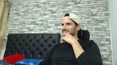 Tyler_dn live cam on Cam4