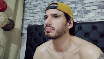 Tyler_dn live cam on Cam4